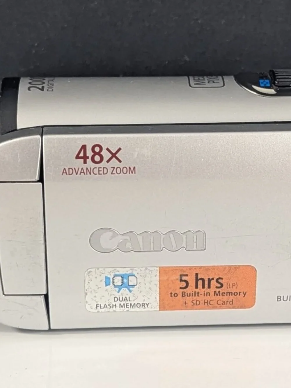 Canon FS200 Camcorder batty included: FOR PARTS NOT WORKING